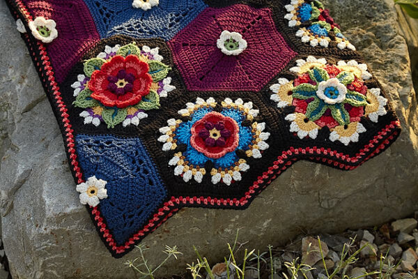 Frida's Flower blanket (Fuchsia Purple)
